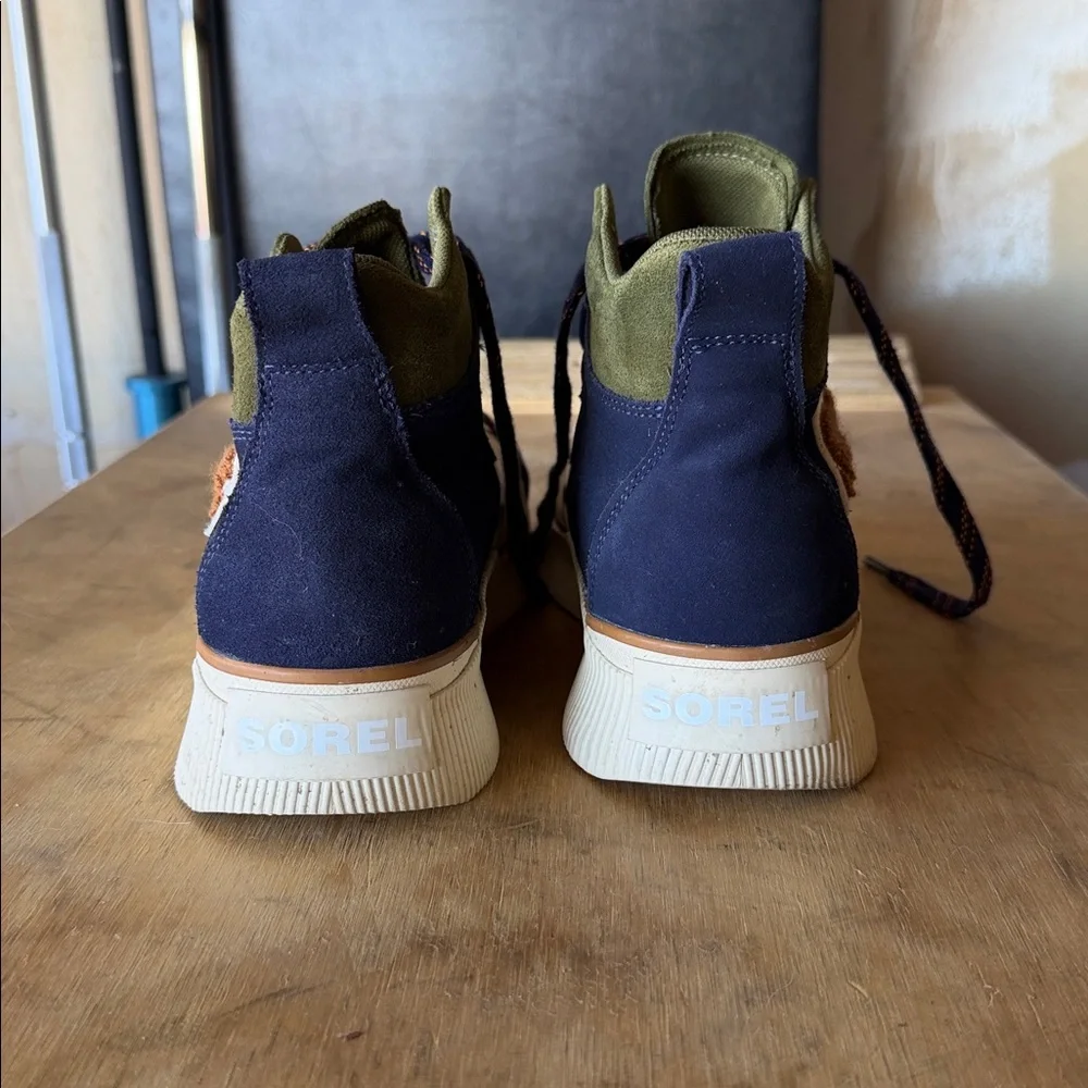 Sorel size 10.5 out n about boot - Picture 3 of 5